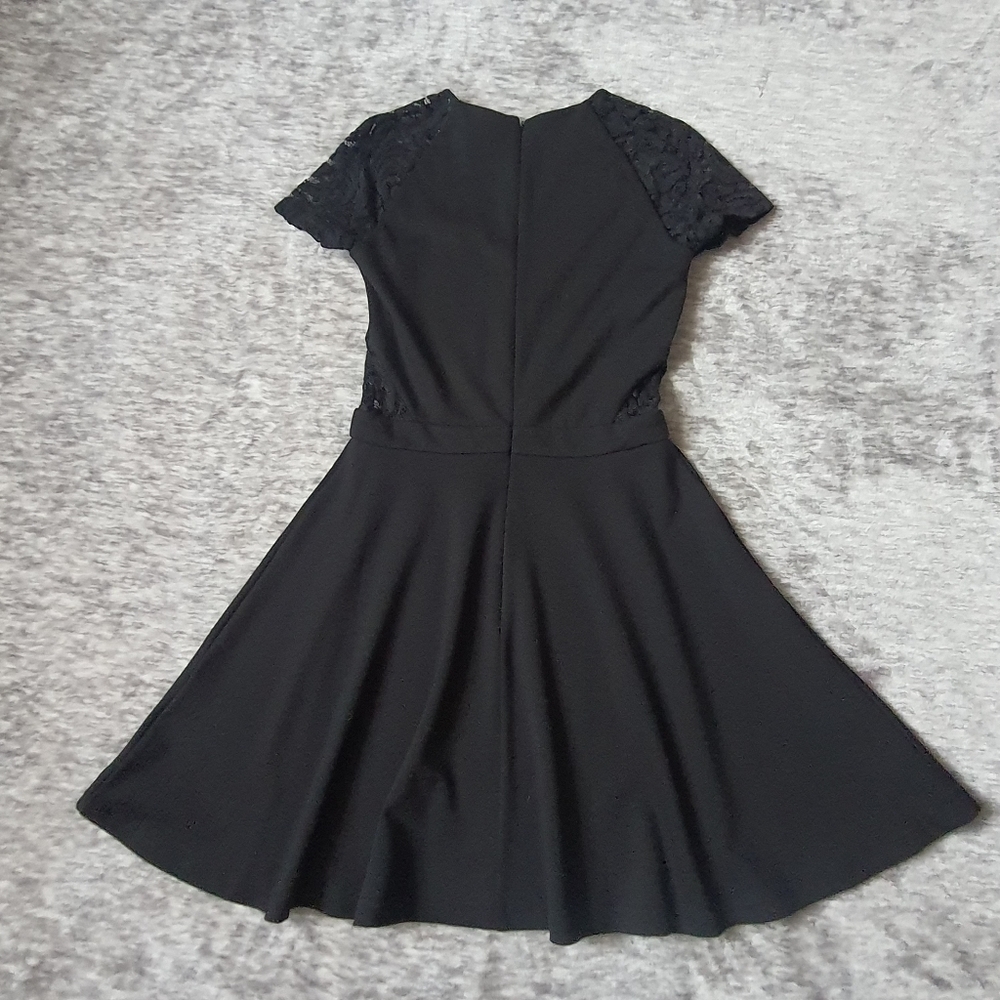Parker Lace Short Sleeve Dress Fit and Flare Skater Lace Sides Size M NWT $242 - Picture 13 of 15